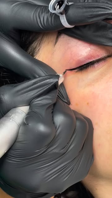 Kalıcı eyeliner